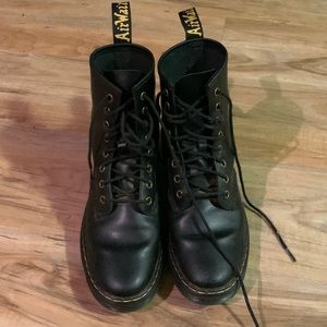 Zavala Doc martens size 9 US L